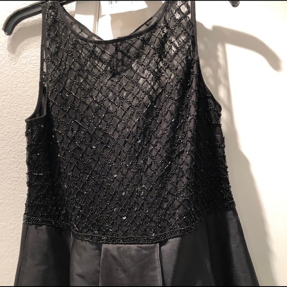 Stunning and beautiful Adrianna Papell high low black ball gown size 12 - Picture 7 of 11